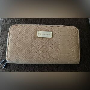 Steve Madden Python Beige Wallet